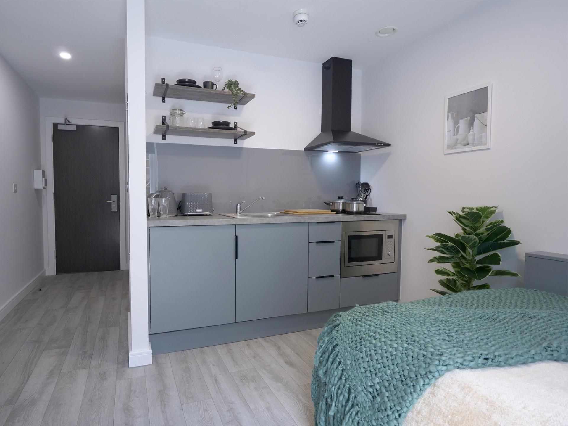Silver Studio Room
